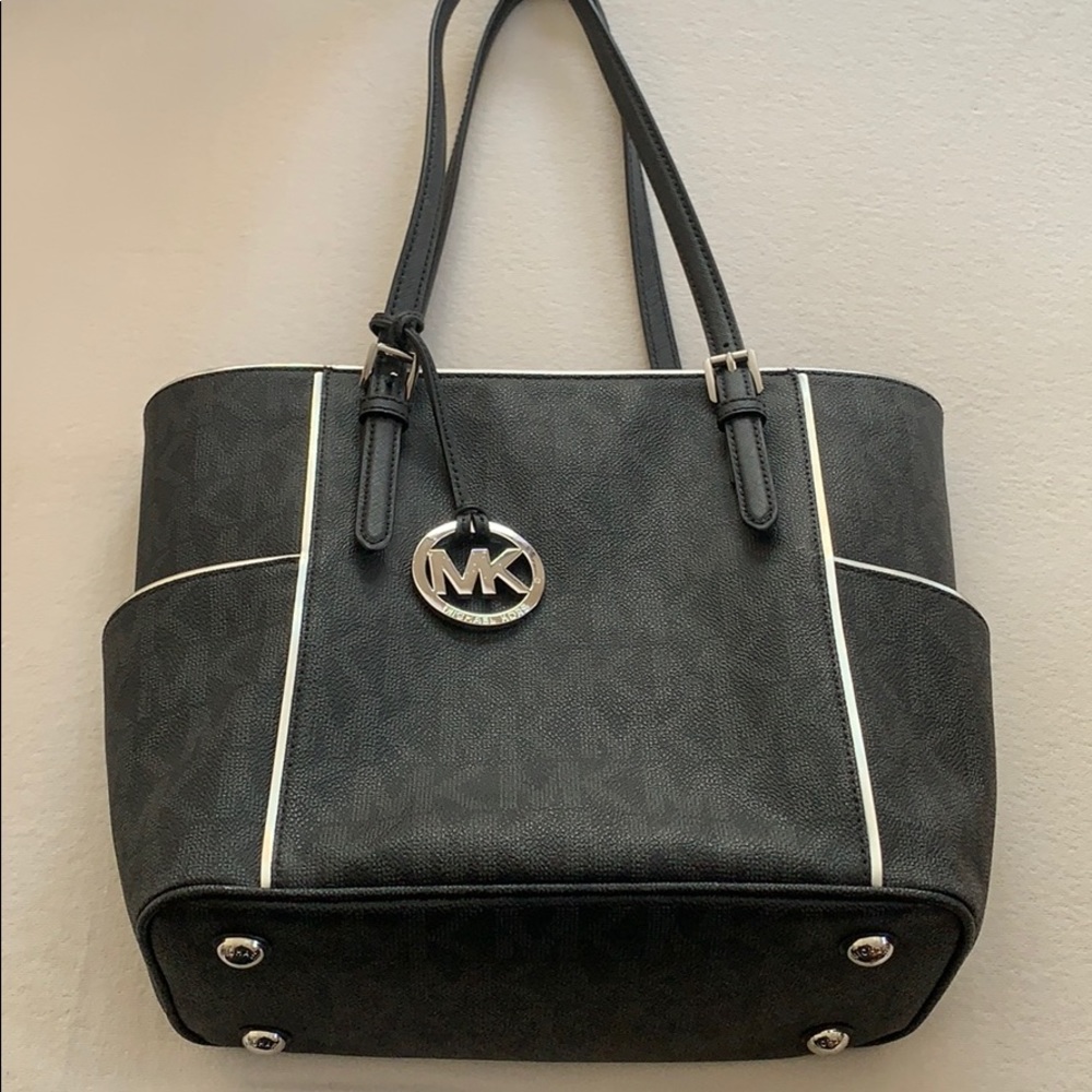 Michael Kors Leather Bag
